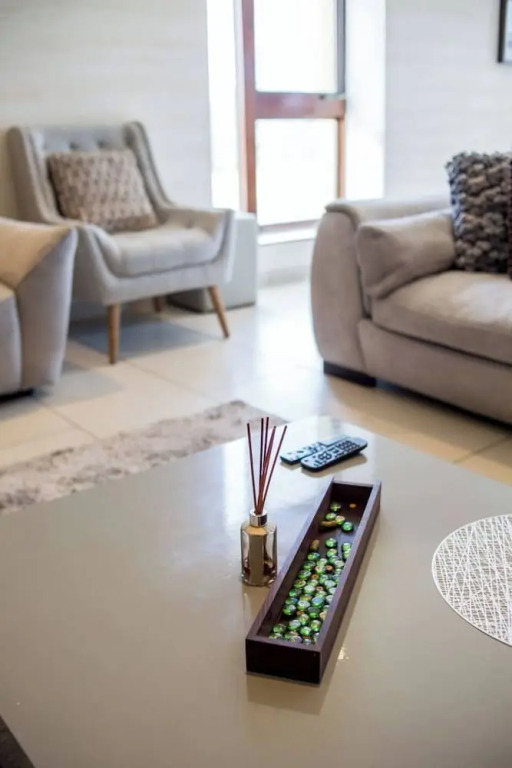 Modern 3BDR Apt at Villaggio - Rooftop Pool Skybar