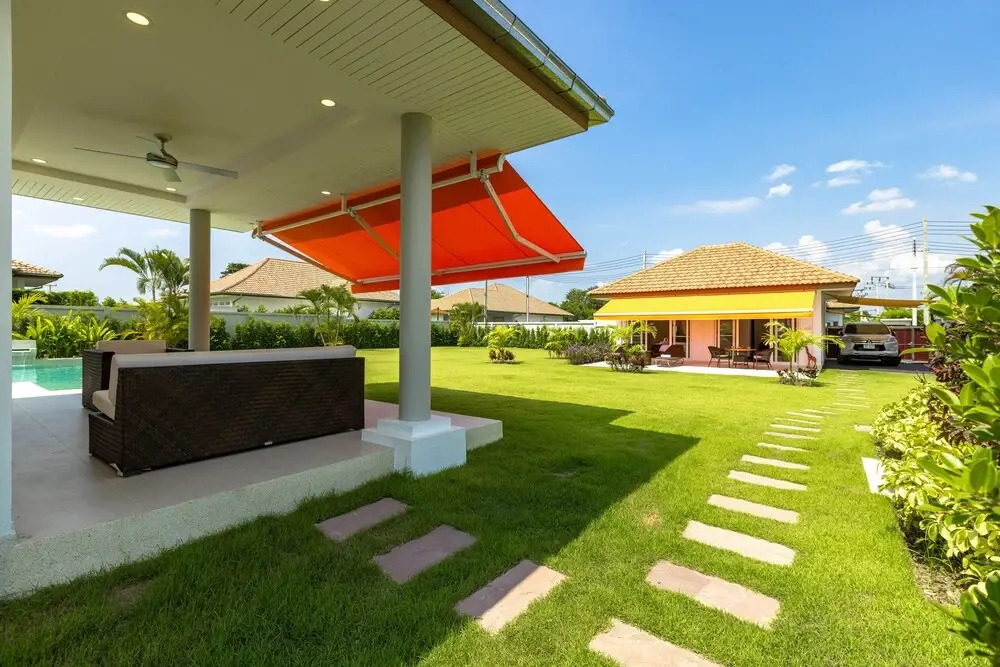 Modern 4 BR Pool & Tropical Garden MS-30