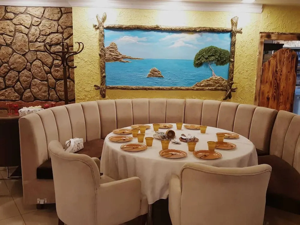 Carsi Otel