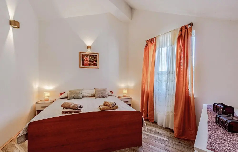 Stunning Apartment in Lumbarda With 2 Bedrooms and Wifi