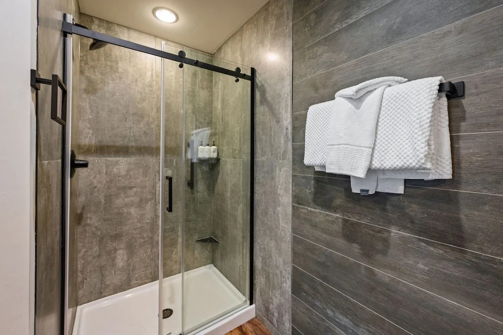 Game Room-hot Tub-10 Mins to Downtown Gatlinburg