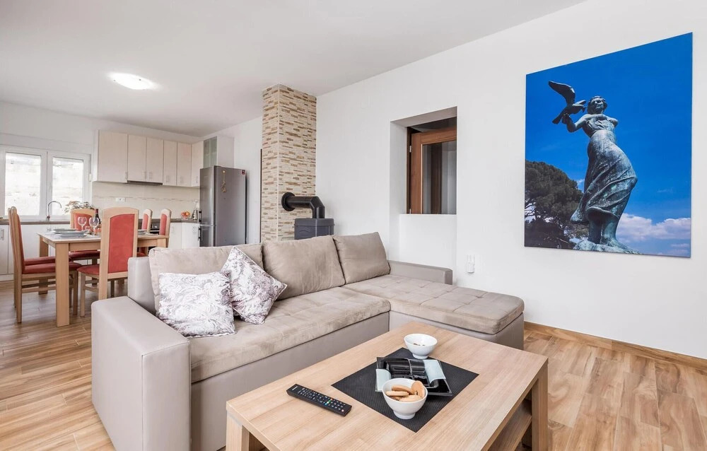 Awesome Apartment in Bregi With Wifi and 3 Bedrooms