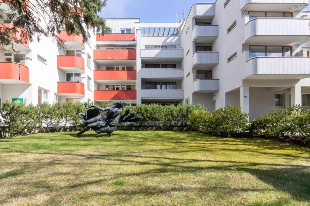 Alka, City Apt. Sea, Park and Parking, by Cohost