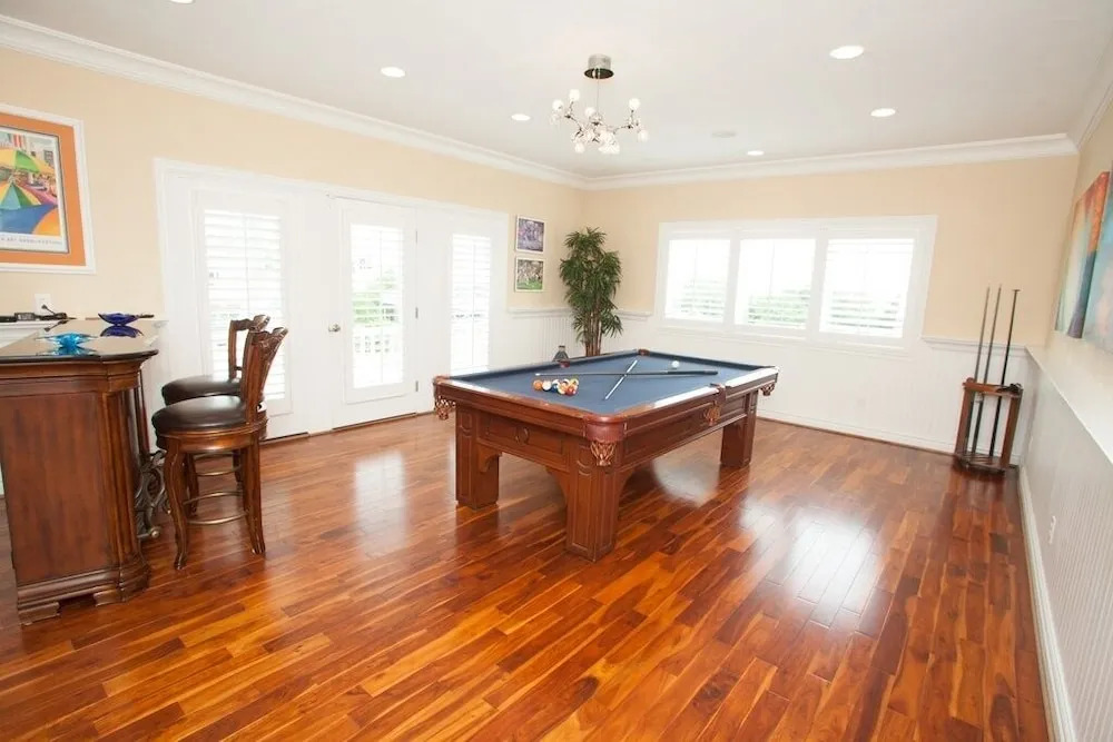 Royal Shell (formerly Lynnhaven Resort) - 10 Br Home