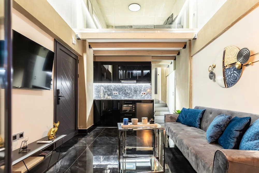 Ventiri Lofts - Cozy Penthouse With Balcony