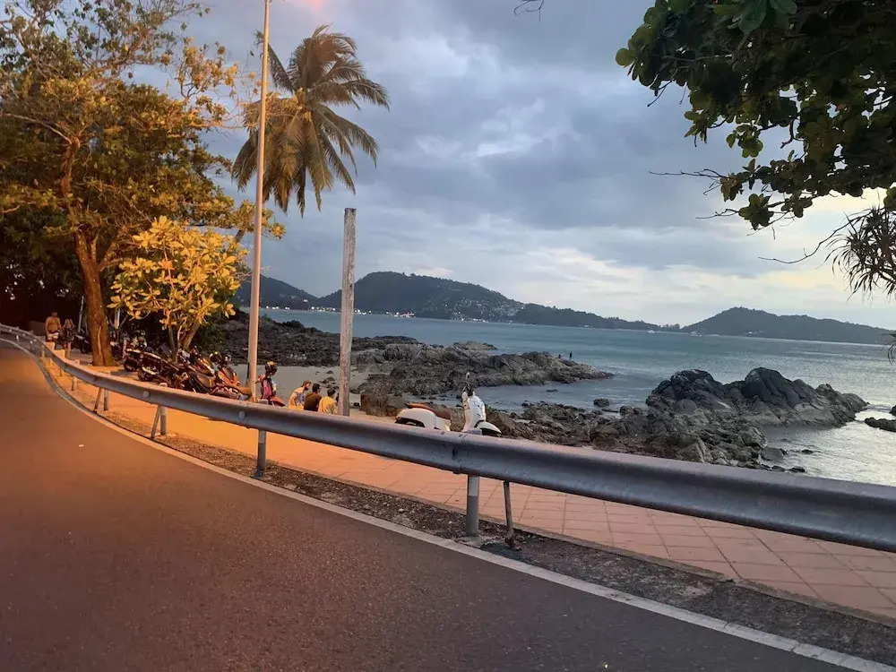 Bangla Thai  Escape 7-10 min walk