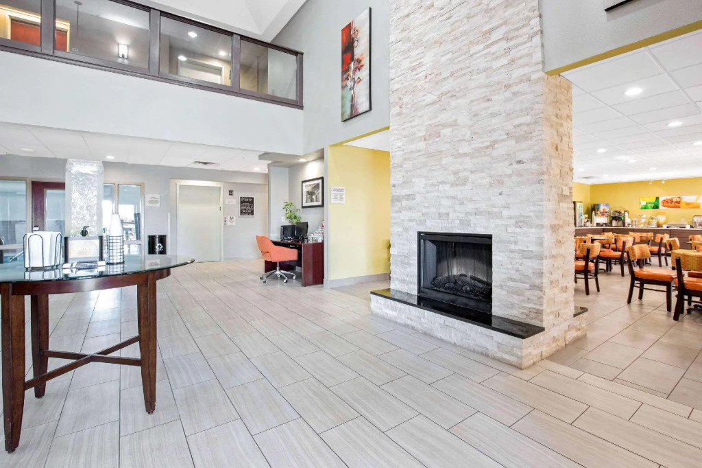 Quality Inn and Suites Arnold - St Louis