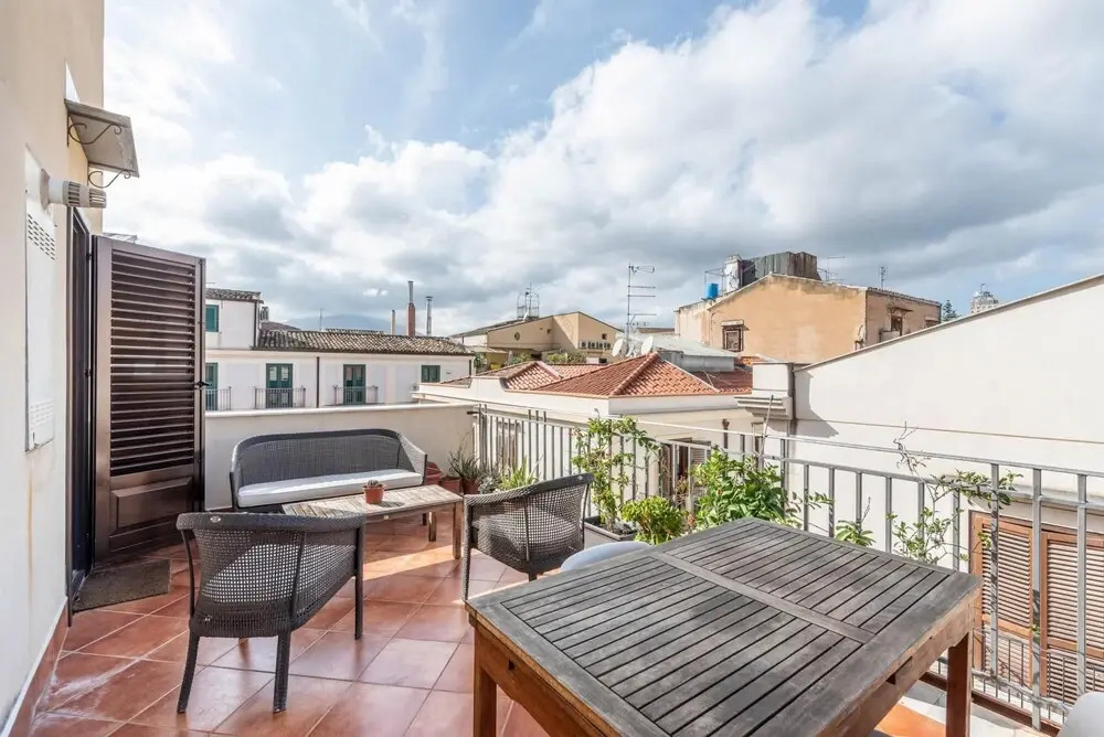 Candelai Apartment With Terrace