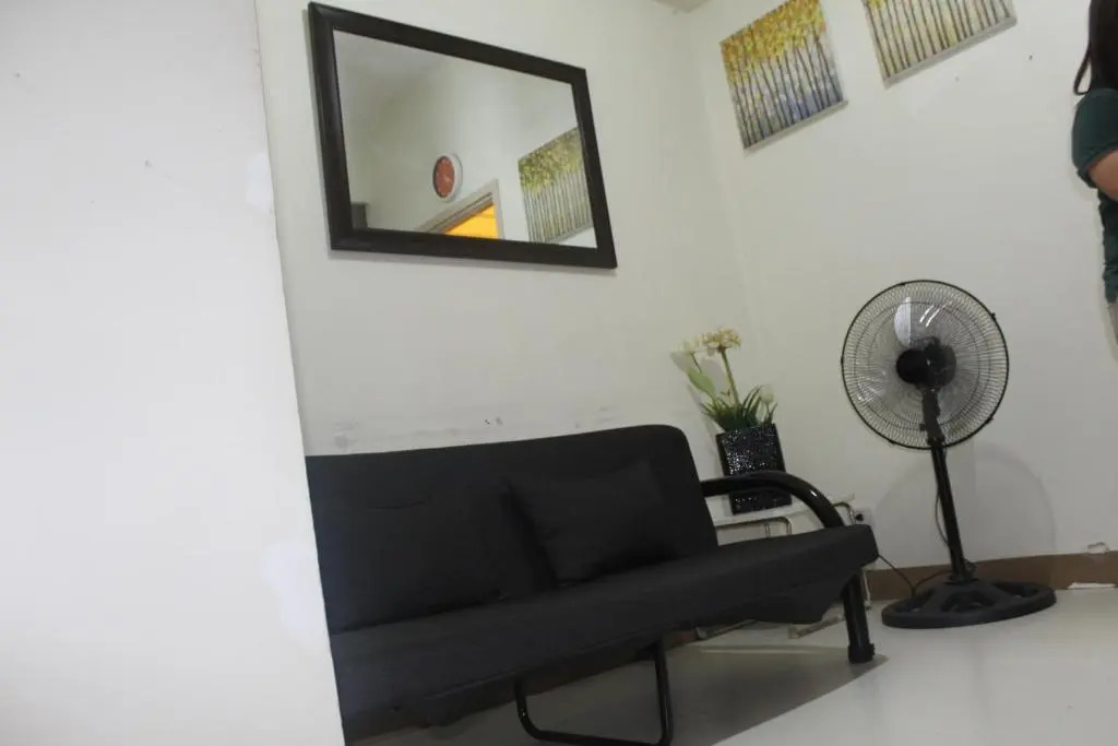 CHATEAU ELYSEE a3 near airport Wifi Kitchen