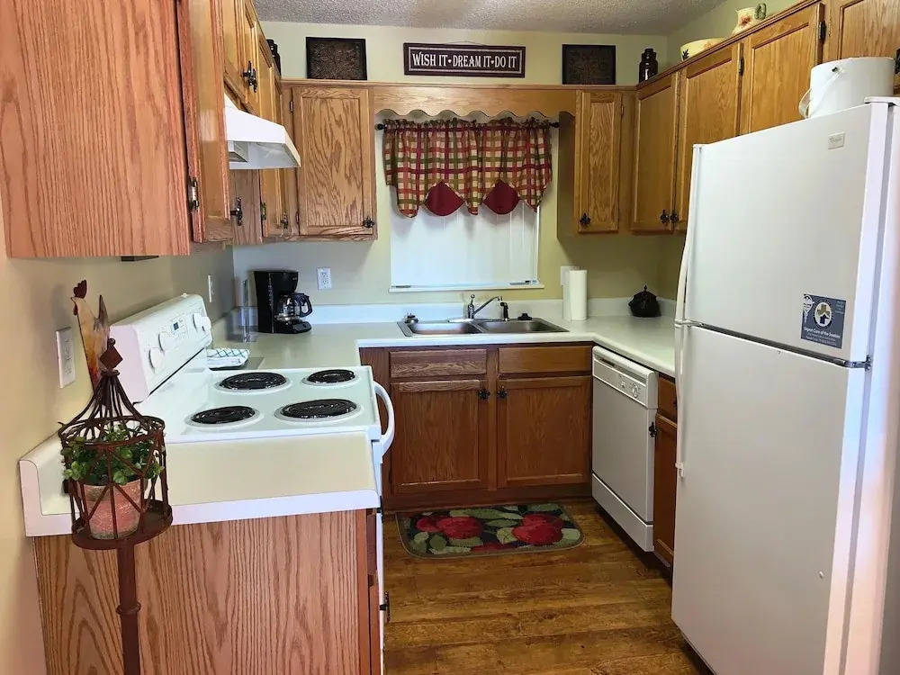 Whispering Pines 252
