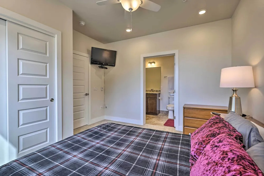 1 Mi to Ski Slopes! Mtn-view Condo in Keystone