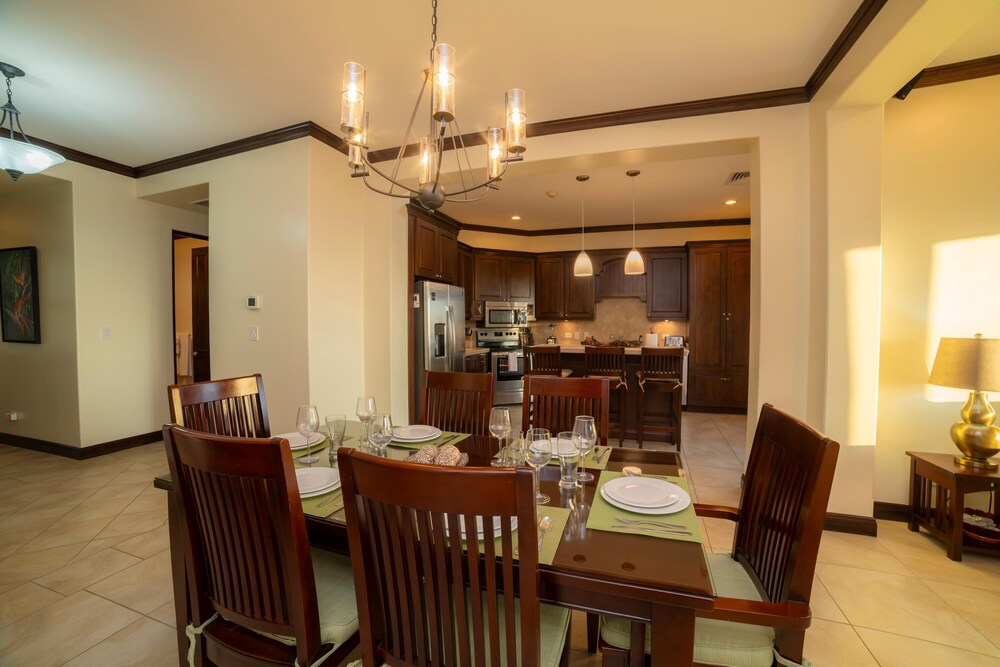 Altavista 5A 3 bdr 3 Bath Ocean View