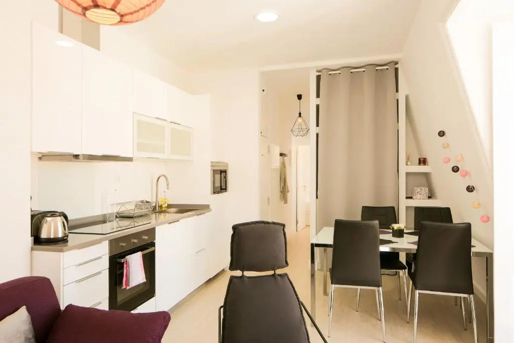 Classic and Comfortable Topfloor Apartment 13 by Lisbonne Collection