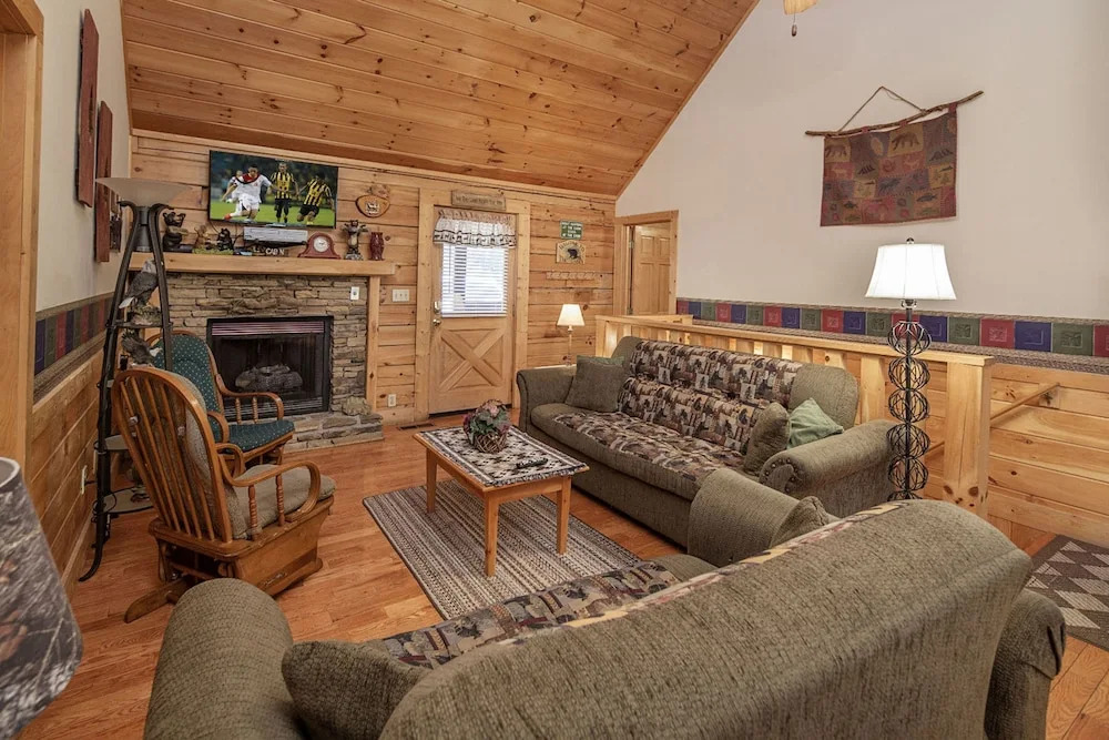 Youngs Hideaway by Eagles Ridge Resort