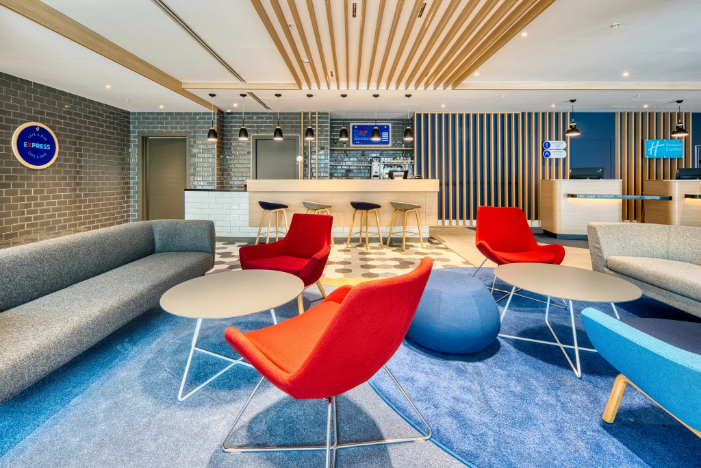 Holiday Inn Express - Madrid - Airport by IHG