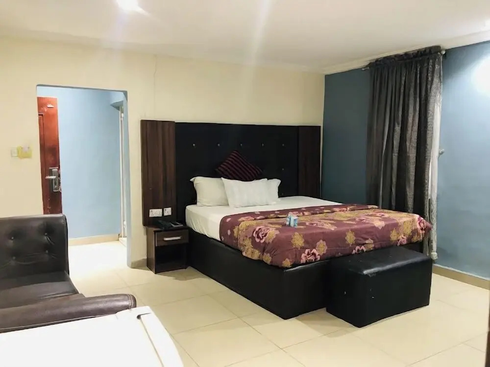 Arlington Hotels and Suites LTD