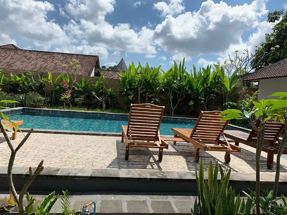 Arta Garden Guest House & Hostel
