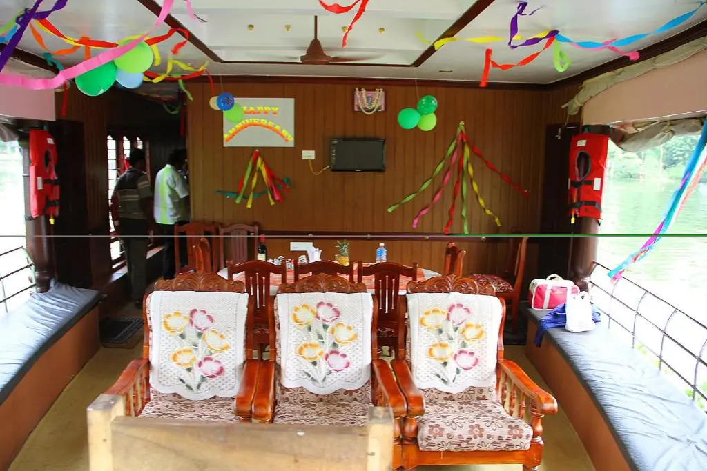 Beach Paradise Day Cruise Houseboat