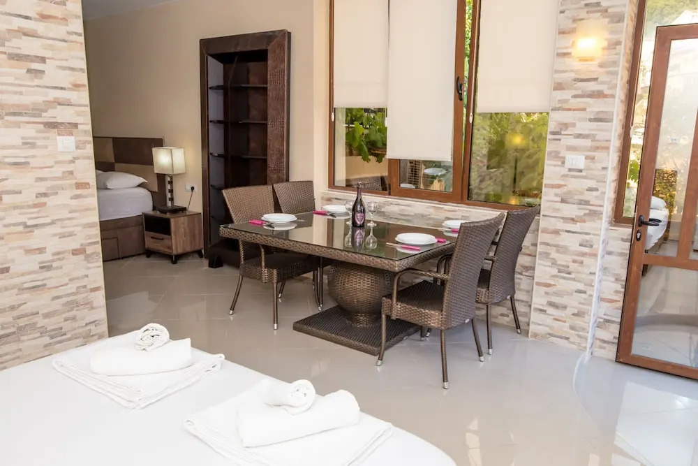 Jovan Apartments