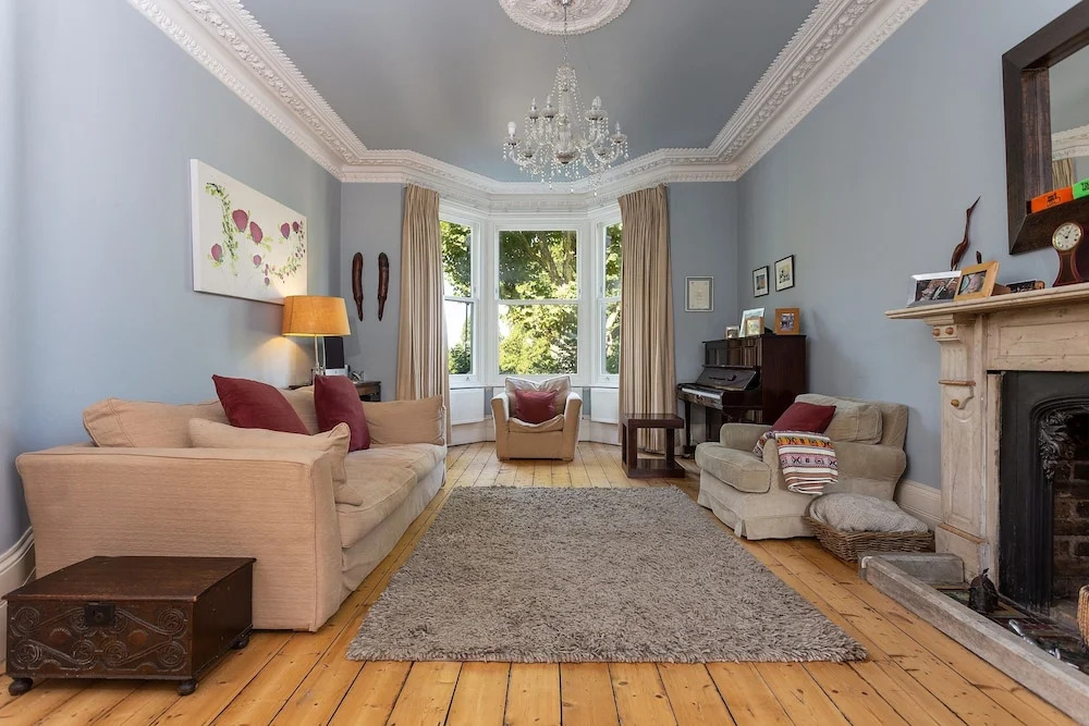 4 Bedroom Home In South London