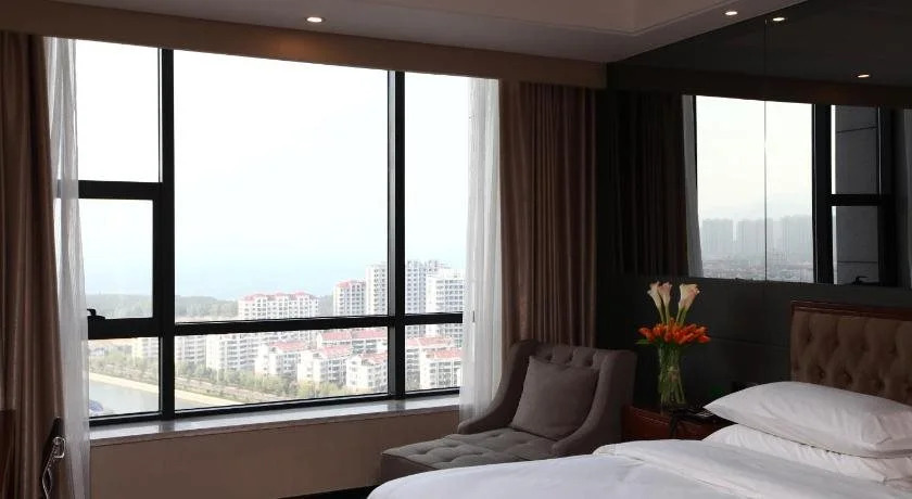 Longyue International Hotel