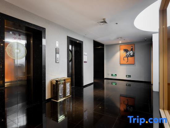Yueting Mercure Hotel (Xi'an Bell Tower Dacha City Metro Station)