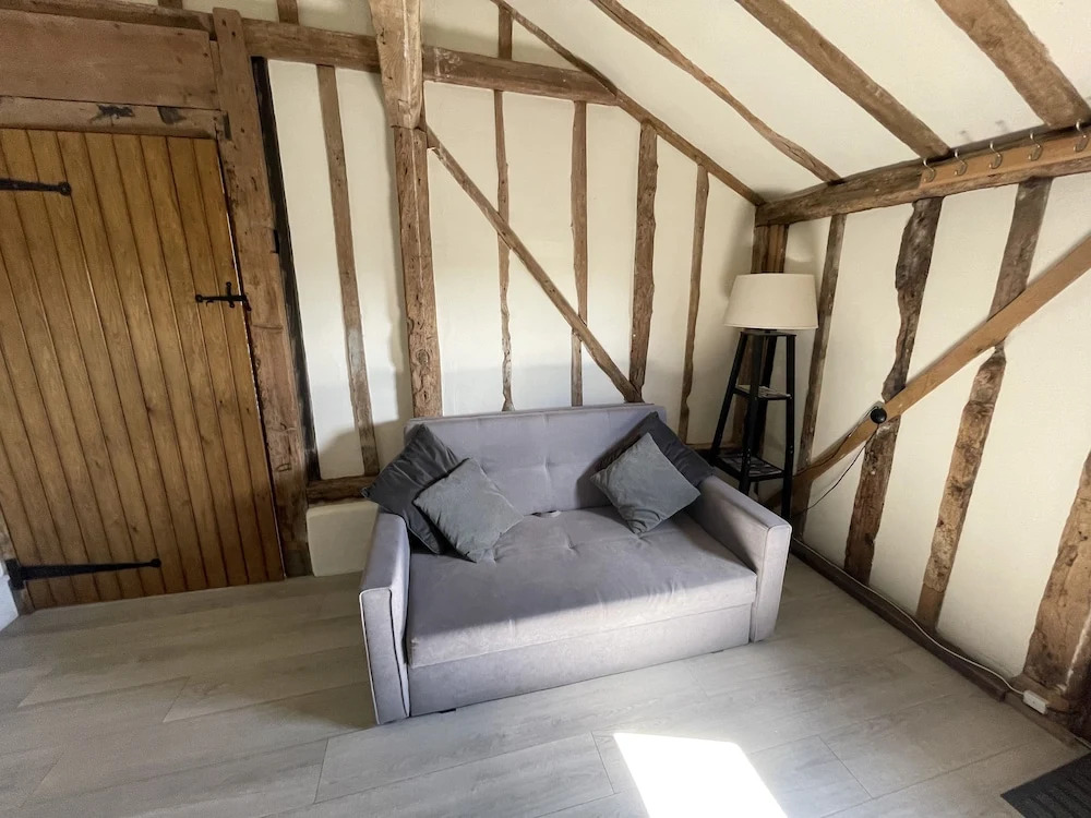 The Cow Shed - Sleeps 4, Parking & Pet Friendly