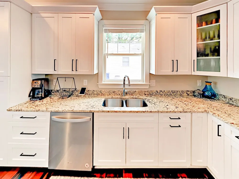 221 W Jean Home 3 Bedrooms 2 Bathrooms Home