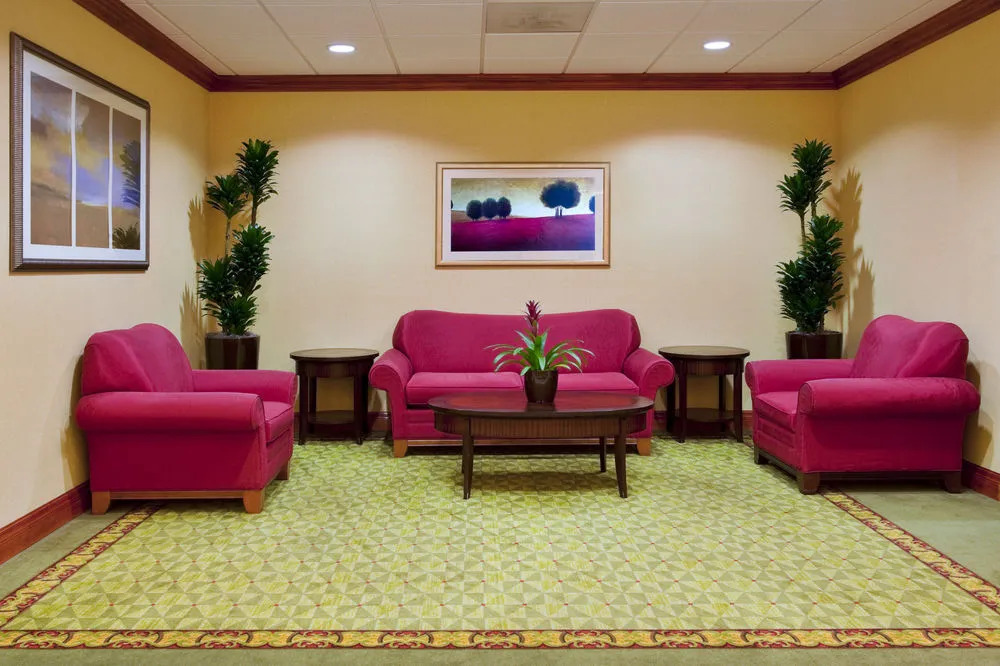 Holiday Inn Express Hotel & Suites St. Petersburg North (I-275)
