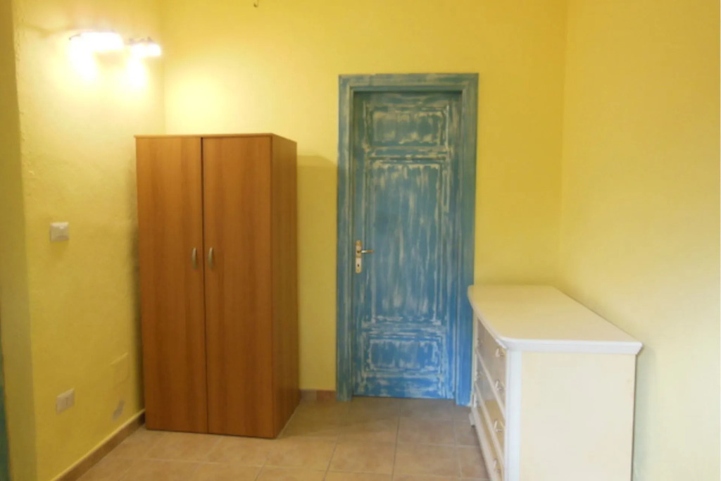 Ground floor apartment with private entrance just 5 minutes walk from the beach-Tirreno 2