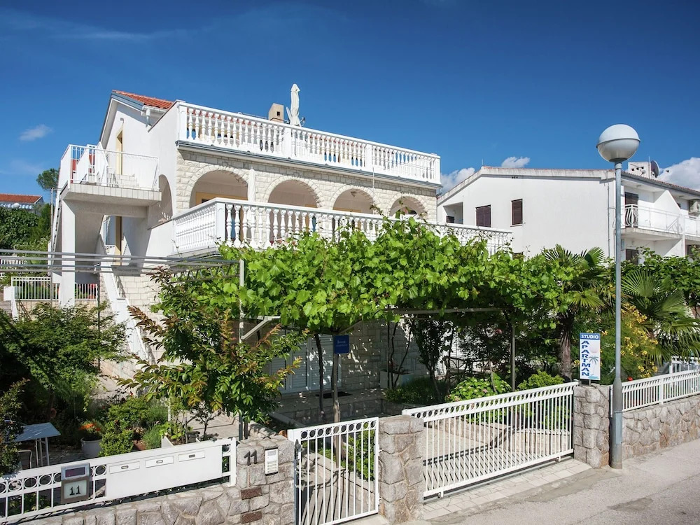 Modern Apartment with Balcony 250 Meters From the Beach And 300 M Krk Town Center
