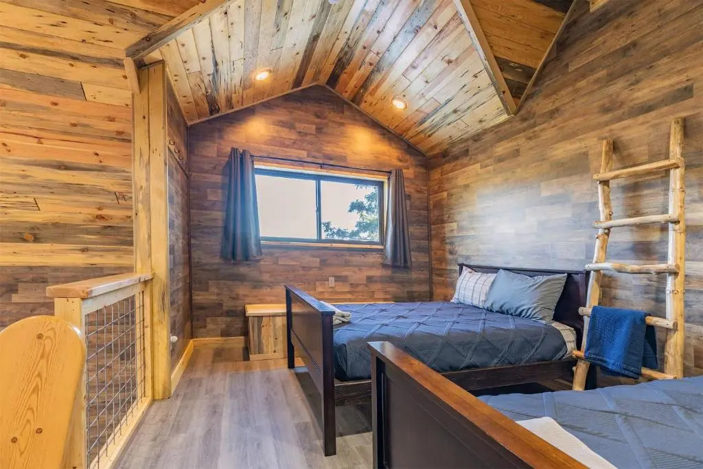 RidgeWalk Treehouse