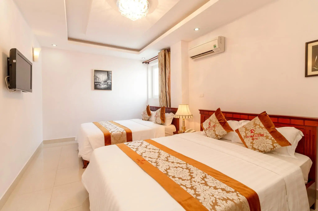 Romeliess Hotel