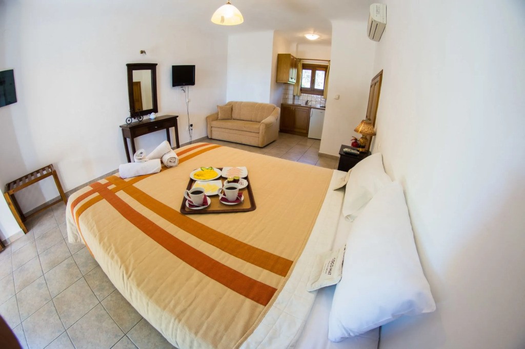 Alkifron Hotel