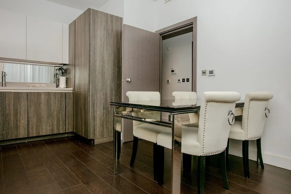 1 Bedroom Flat In East Putney