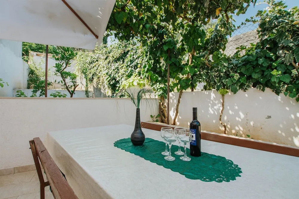 Spacious apt With big Patio,terrace&great sea View
