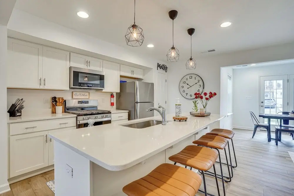 Great for Families! Townhome 9 Mi to Harpers Ferry