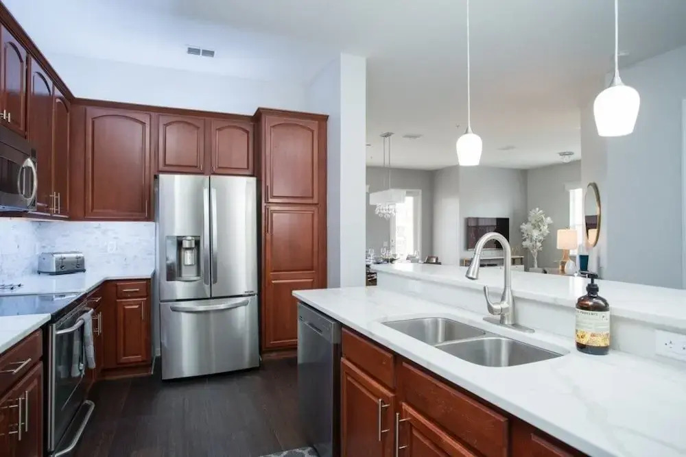 Penthouse Next To Convention Center & Universal 3 Bedroom Condo by RedAwning