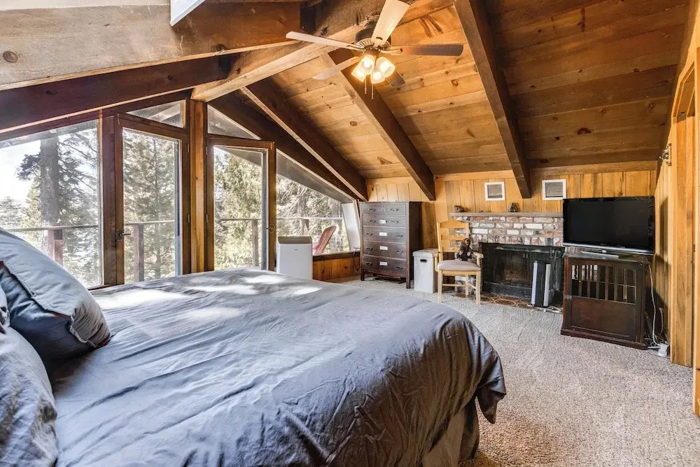 Woodsy Lake Almanor Cabin w/ Community Perks!