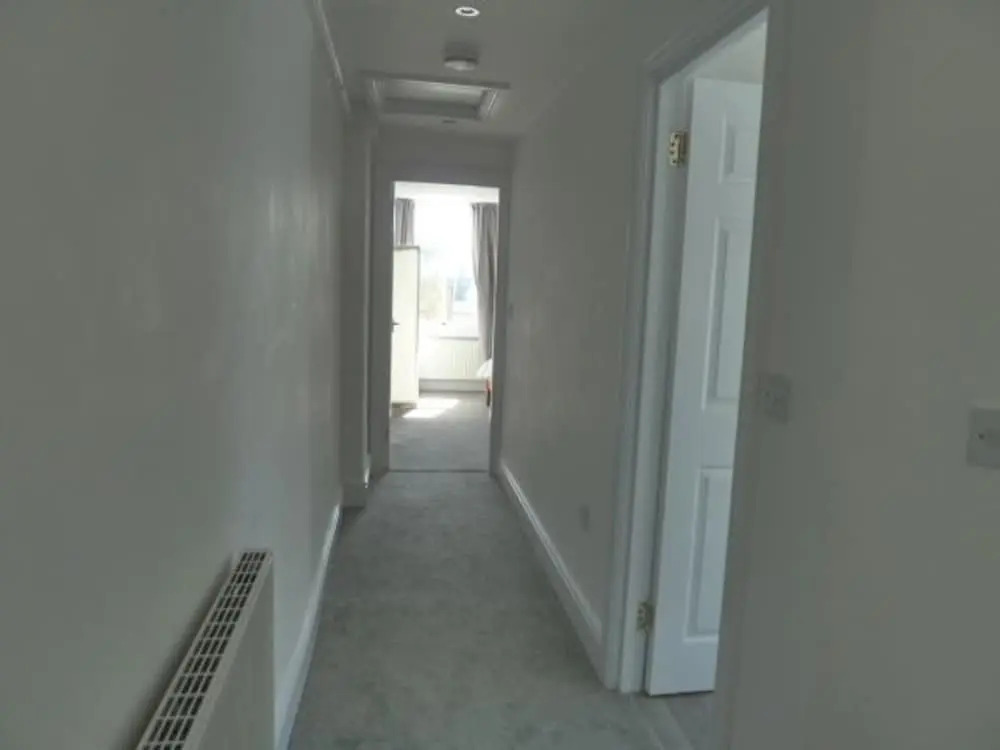 Light, Spacious 2 bed 2 Bath Flat. Sleeps 2-8