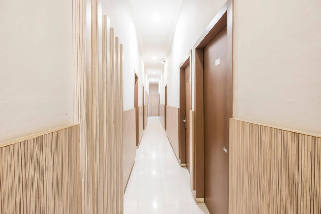 OYO 317 New Legend Hotel