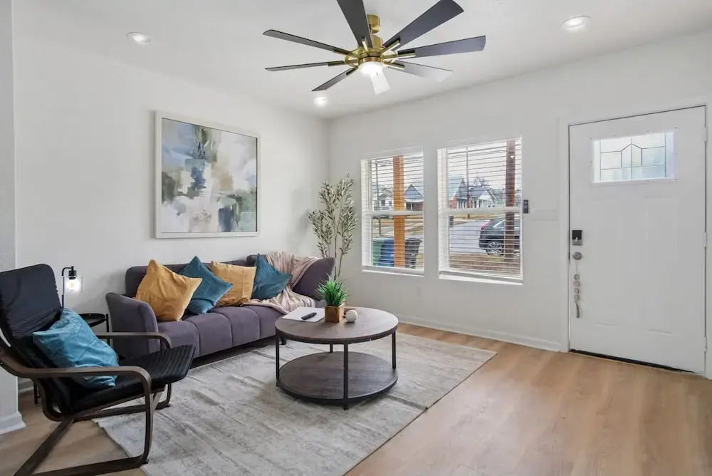 Minutes to Downtown Spacious 4BR 3BA Historic Gem