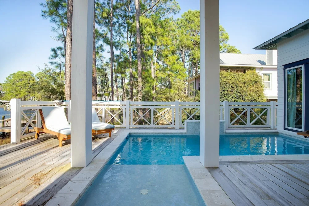 Seagrove Manor by Avantstay Free Paddle Boards Lake Front Yard & Pet Friendly