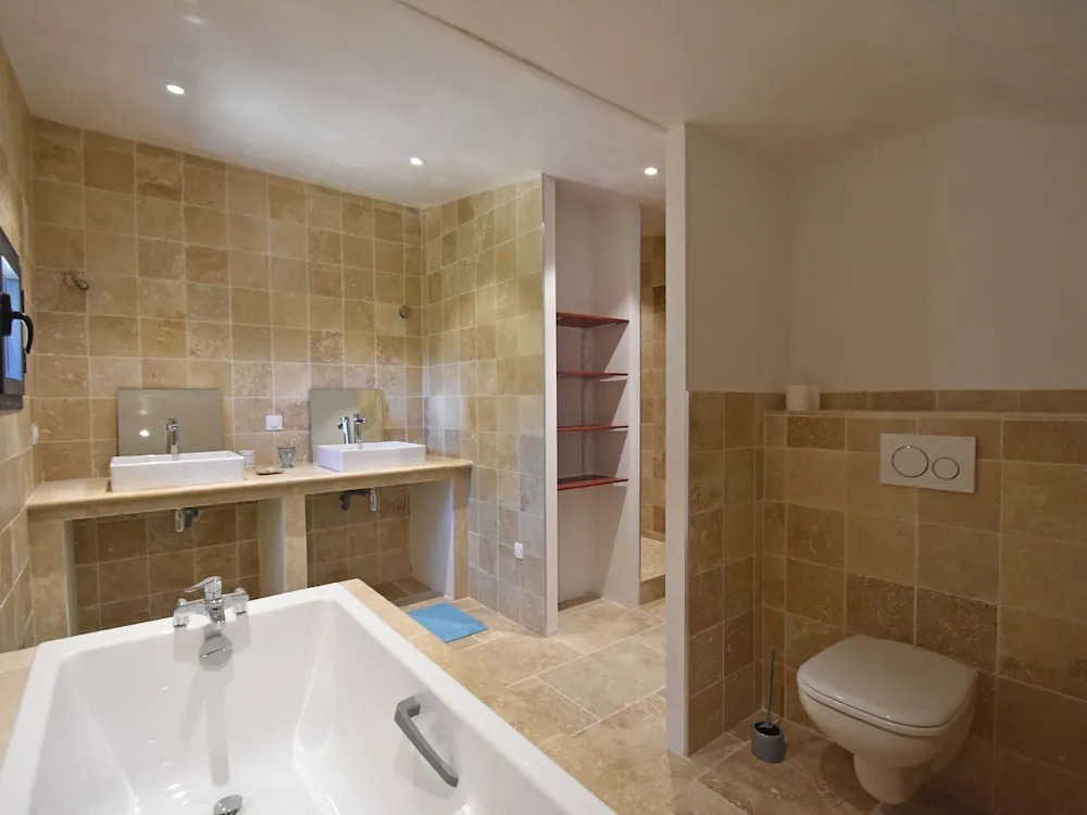 Villa With Heated Pool, Beautiful View and Garden, Near Vaison-la-romaine
