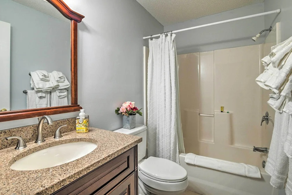 Pool, Patio & Golf Course Views: Myrtle Beach Gem