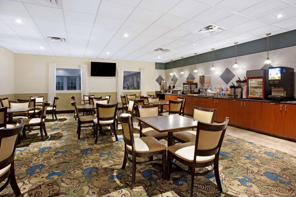 La Quinta by Wyndham Stonington-Mystic Area