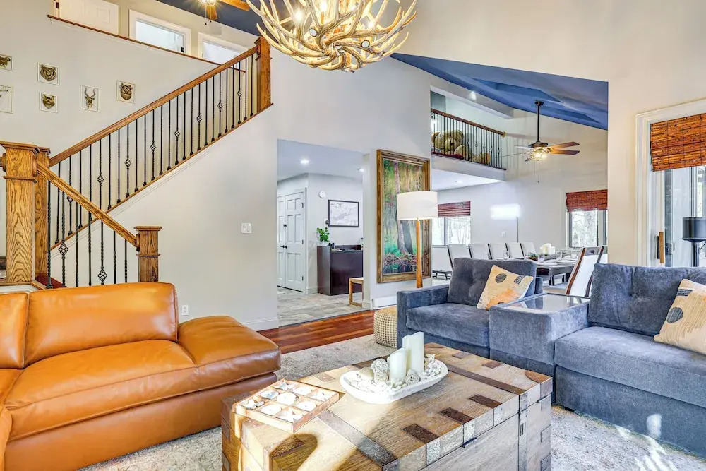 Lake Naomi Luxury Home w/ Stream Pool & Fire Pit