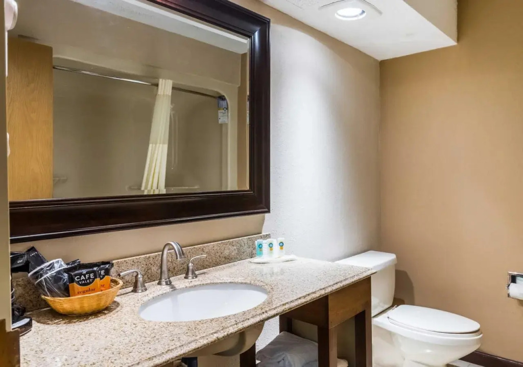 Quaint Inn & Suites