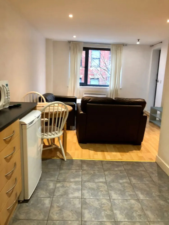 Liverpool City Centre Apartment