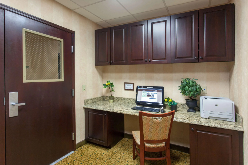 Country Inn and Suites San Marcos